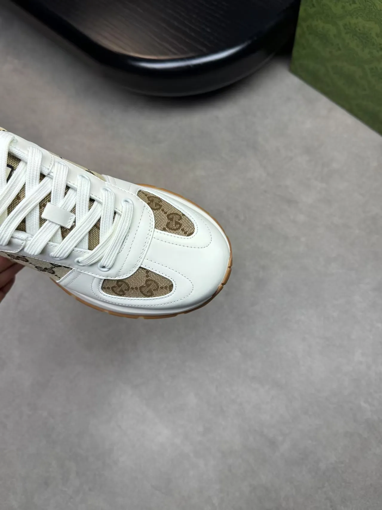 Factory price: 460💰Gucci new men's shoes GUCCI [Lightning] latest shoes are shipped. Original quality, fashionable, made of special materials, sheepskin lining, brand new packaging. The foot feels super comfortable and the workmanship is impeccable. Size: 38-45, Dingyi 45